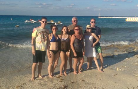Family vacation! Zac, Dana, Lauren, Dennis, Colleen, me & Trav